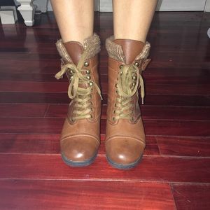 Combat boots